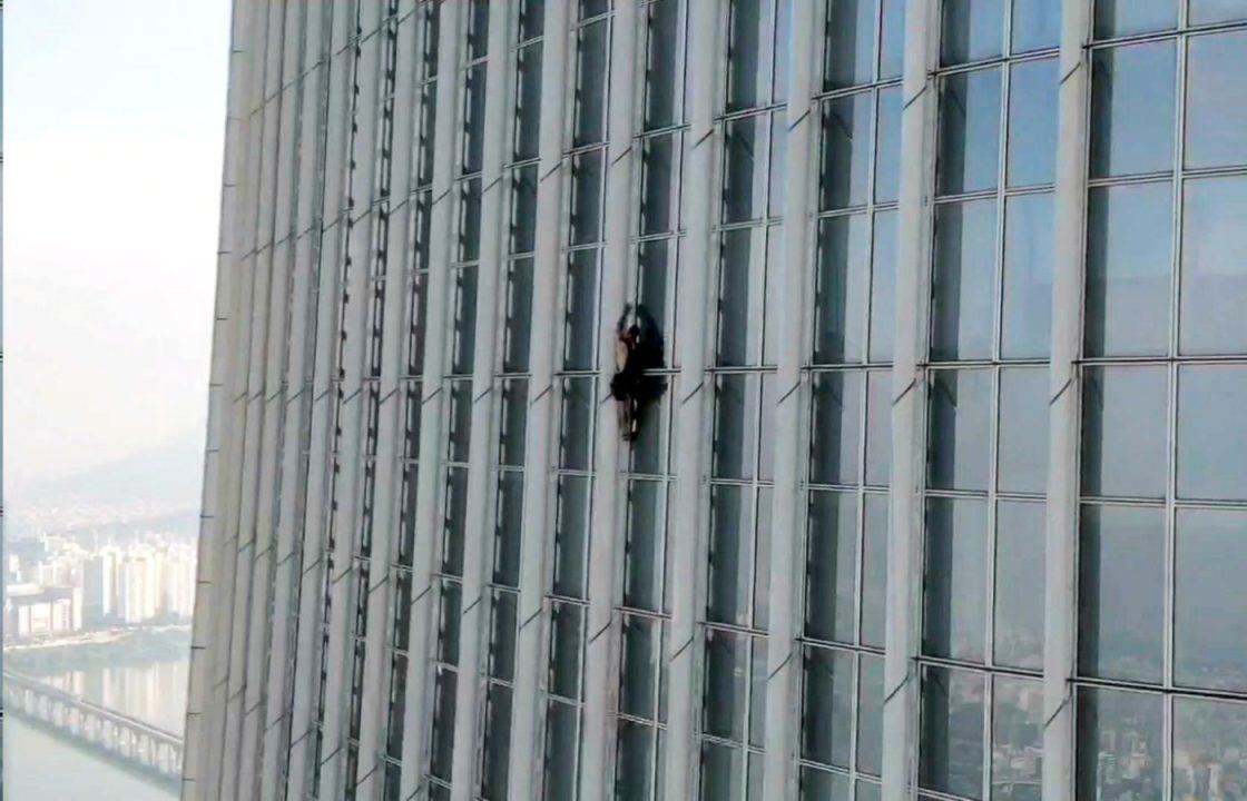 British man detained after climbing to 72nd floor of Seoul skyscraper