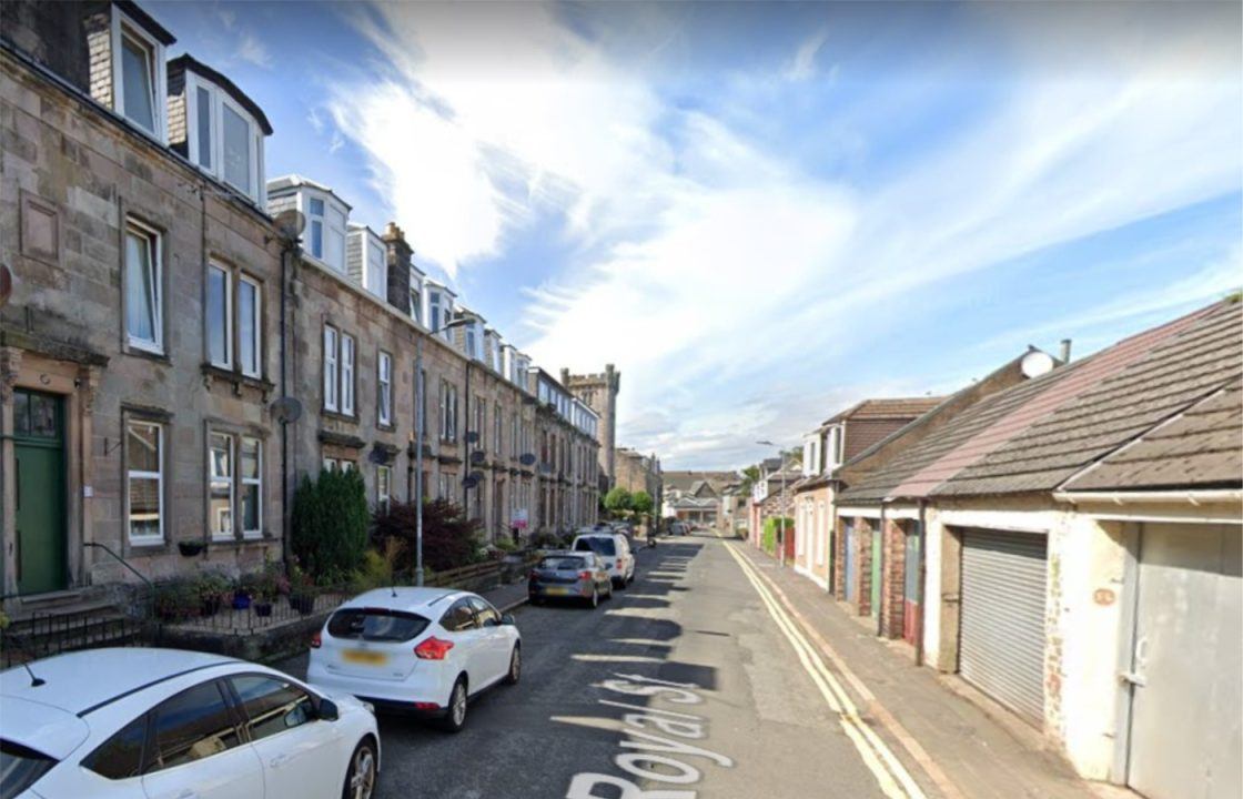 Hunt for suspect after man seriously assaulted and rushed to hospital in Gourock