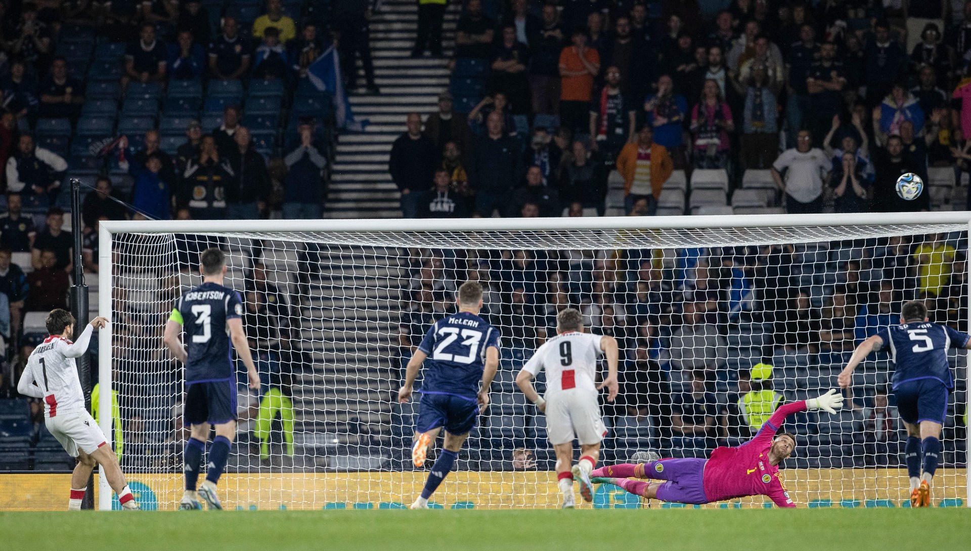 Kvaratskhelia sent his penalty over the bar in stoppage time. (Photo by Alan Harvey / SNS Group)