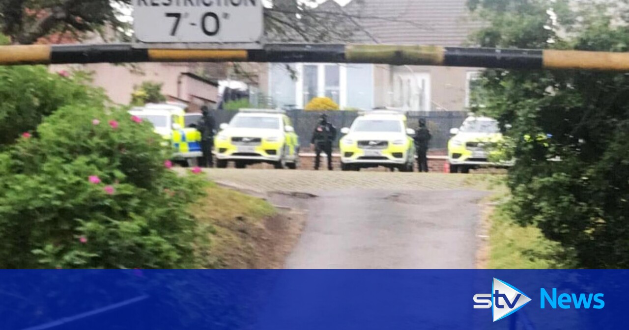 Armed police respond to reports of disturbance at home in Leven, Fife ...