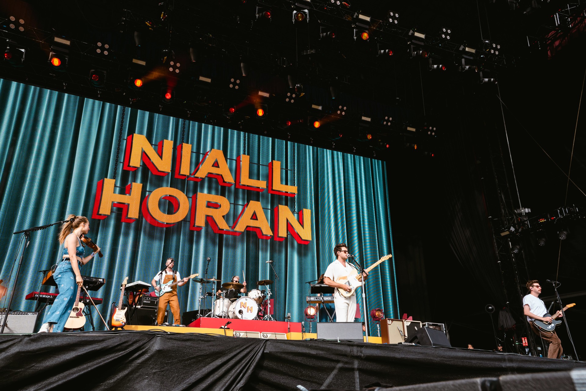 Niall Horan gave a shoutout to Lewis Capaldi after the Scot's Glastonbury performance. (Image: TRNSMT)