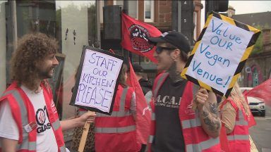 Staff at Glasgow bar begin strike over pay and conditions dispute