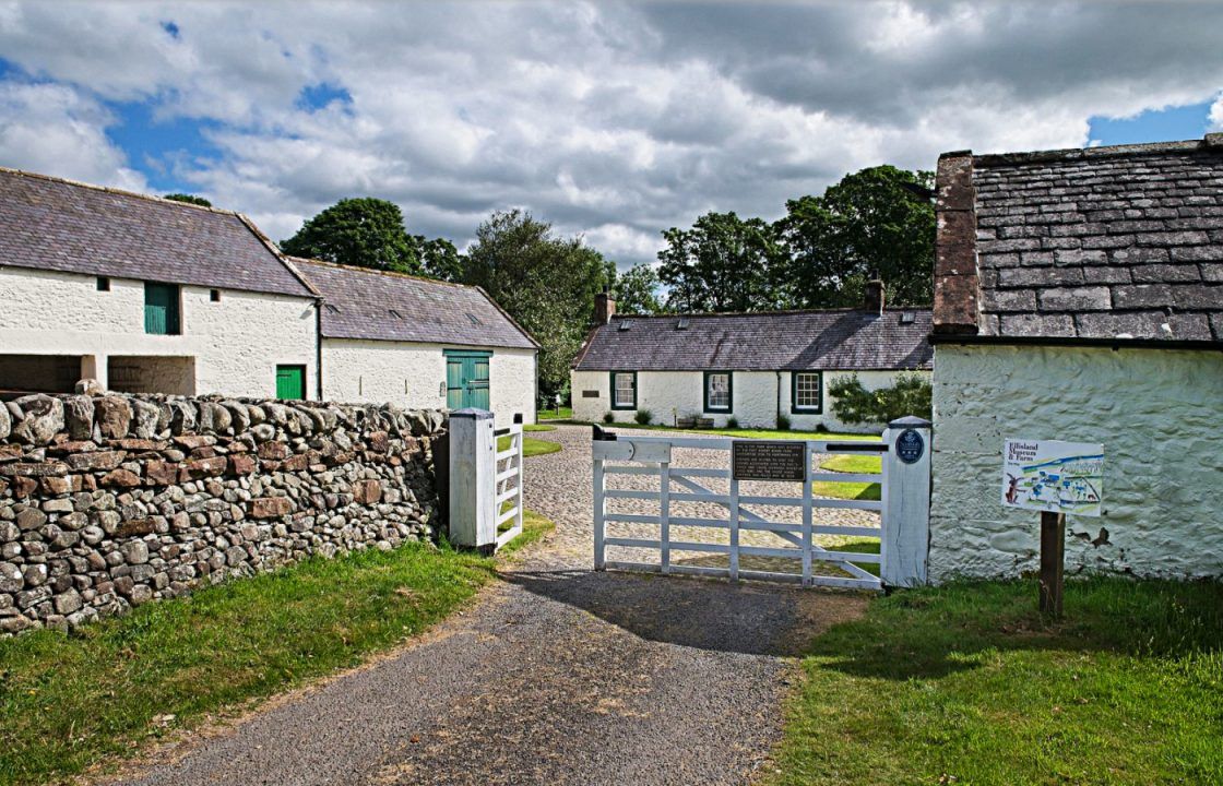 Robert Burns farm opens doors to Auld Lang Syne holiday cottage