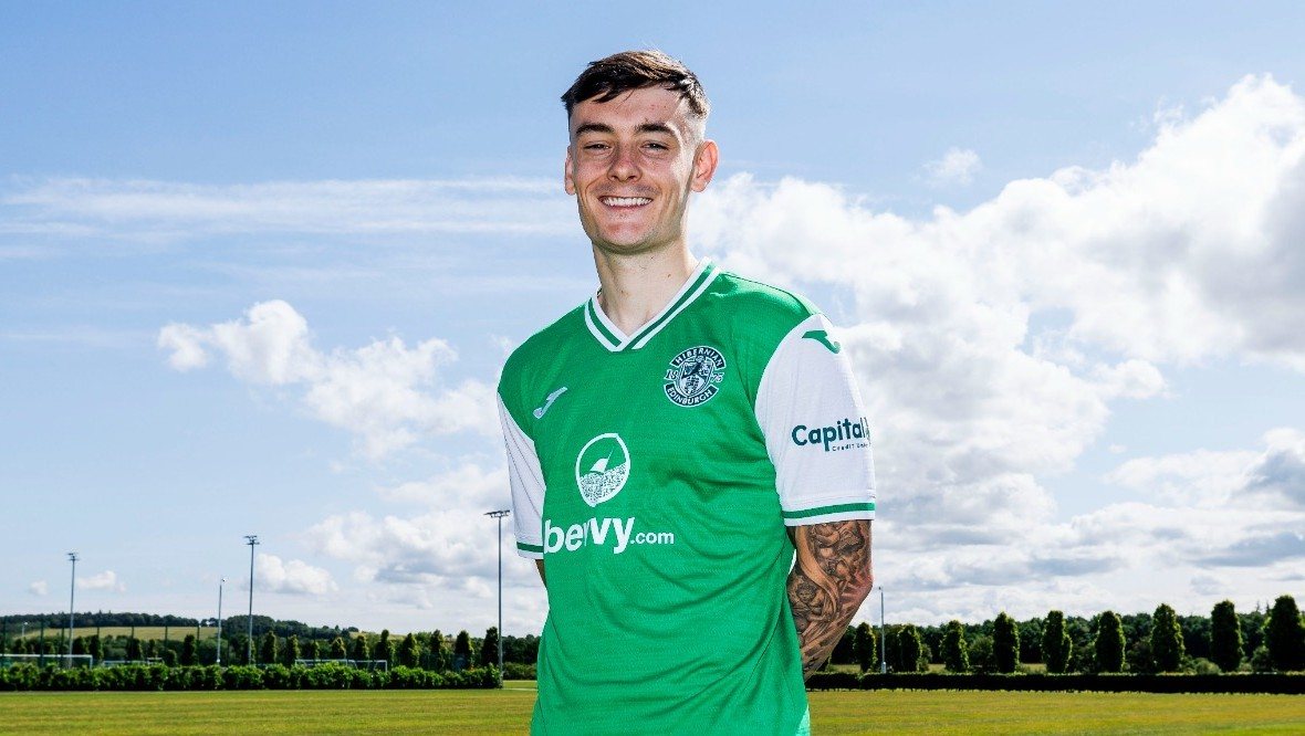Lee Johnson delighted to add quality as Hibs sign Dylan Levitt from Dundee United