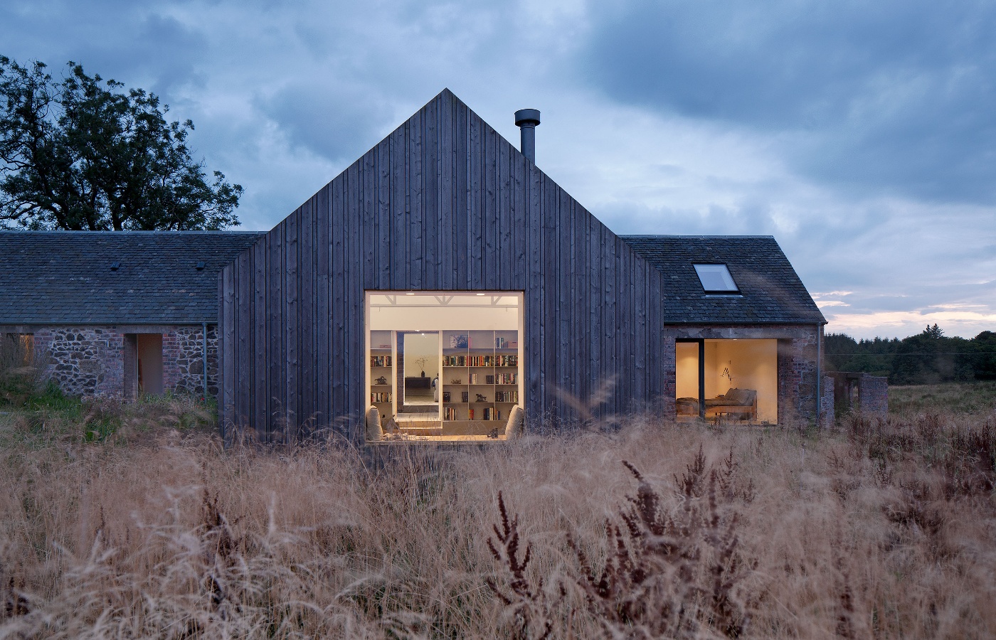 The building blends into its landscape. 