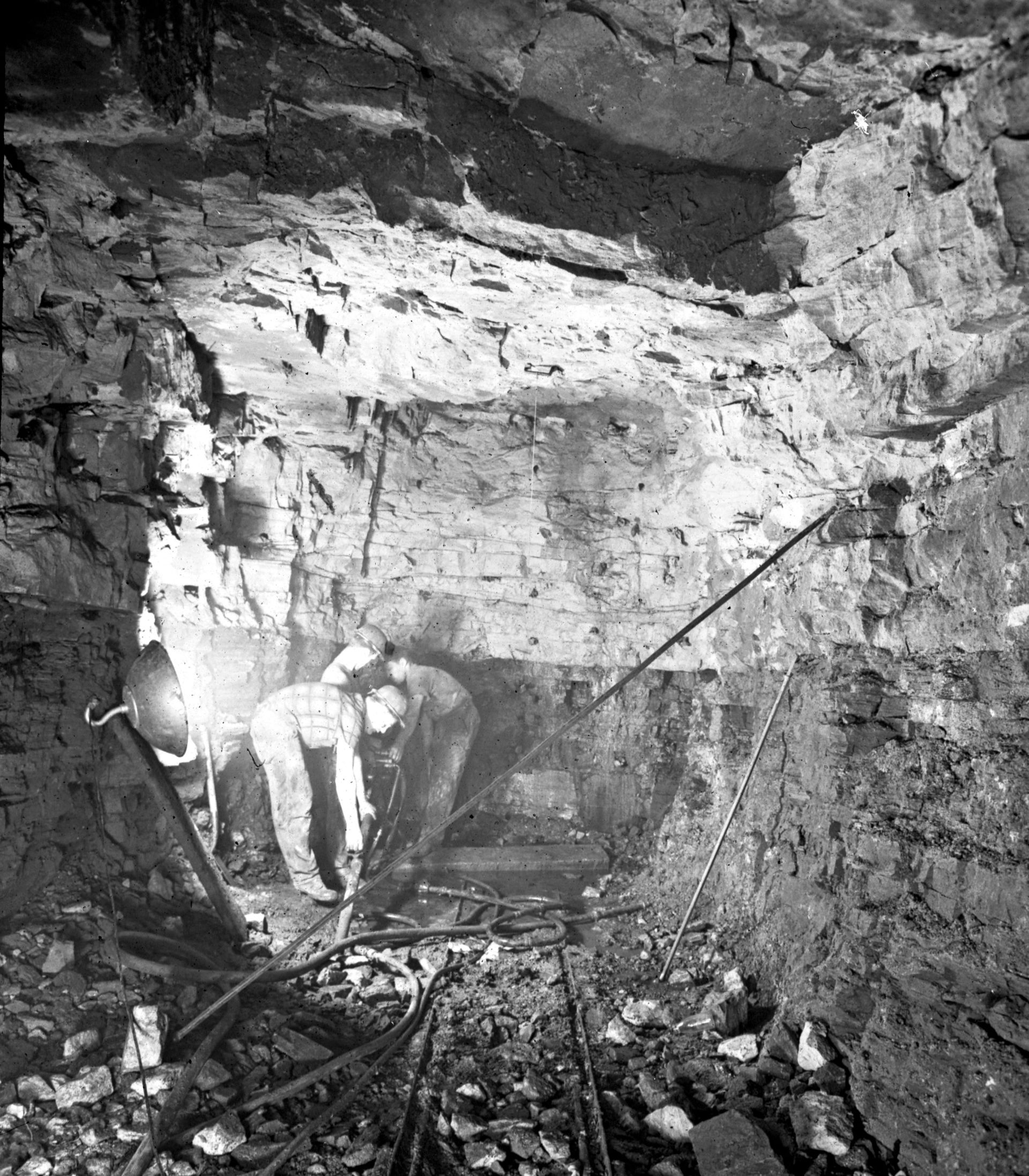 Clyde Tunnel - Pilot Tunnel Excavations (May 1960)