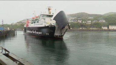 Uist residents say third of tourism lost due to ferry cancellations