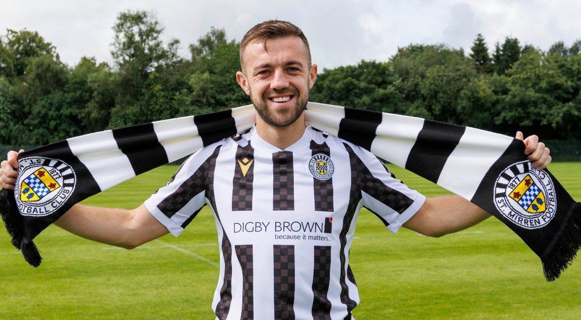 Stephen Robinson delighted to add ‘highly sought after’ Conor McMenamin to St Mirren squad
