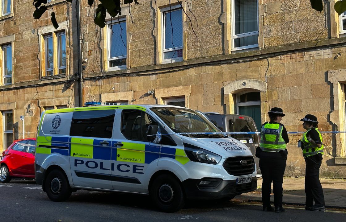 Hunt for gang of six after man found injured and rushed to hospital in Edinburgh