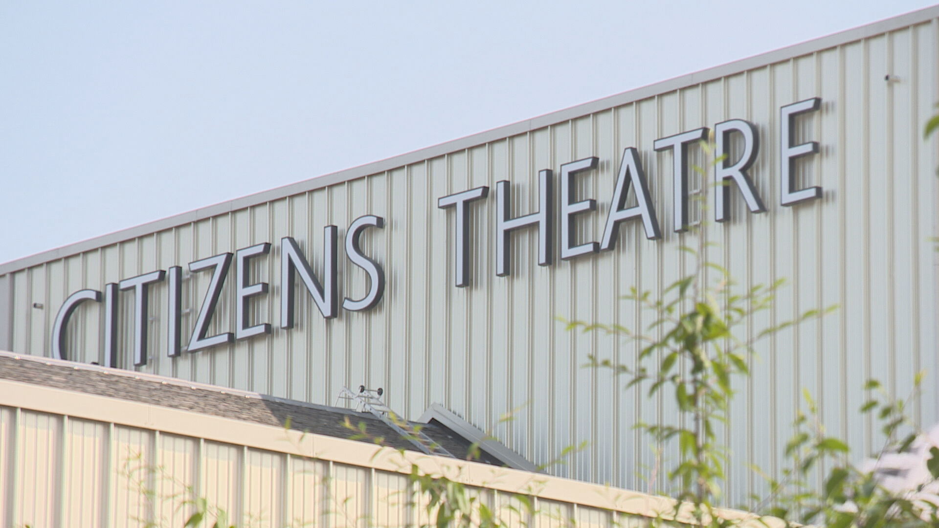 The sculptures have been in the foyer of the Gorbals’ Citizens Theatre since 1989.