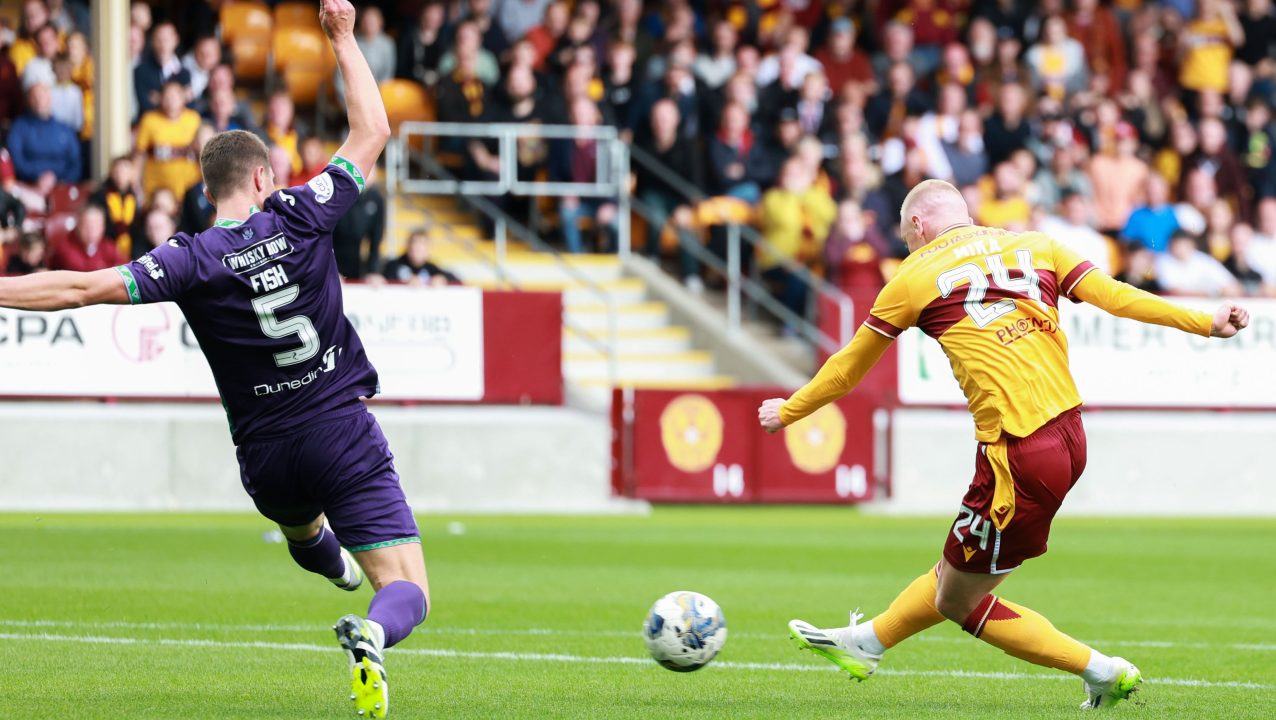 Debutant Mika Biereth inspires Motherwell to win over Hibernian
