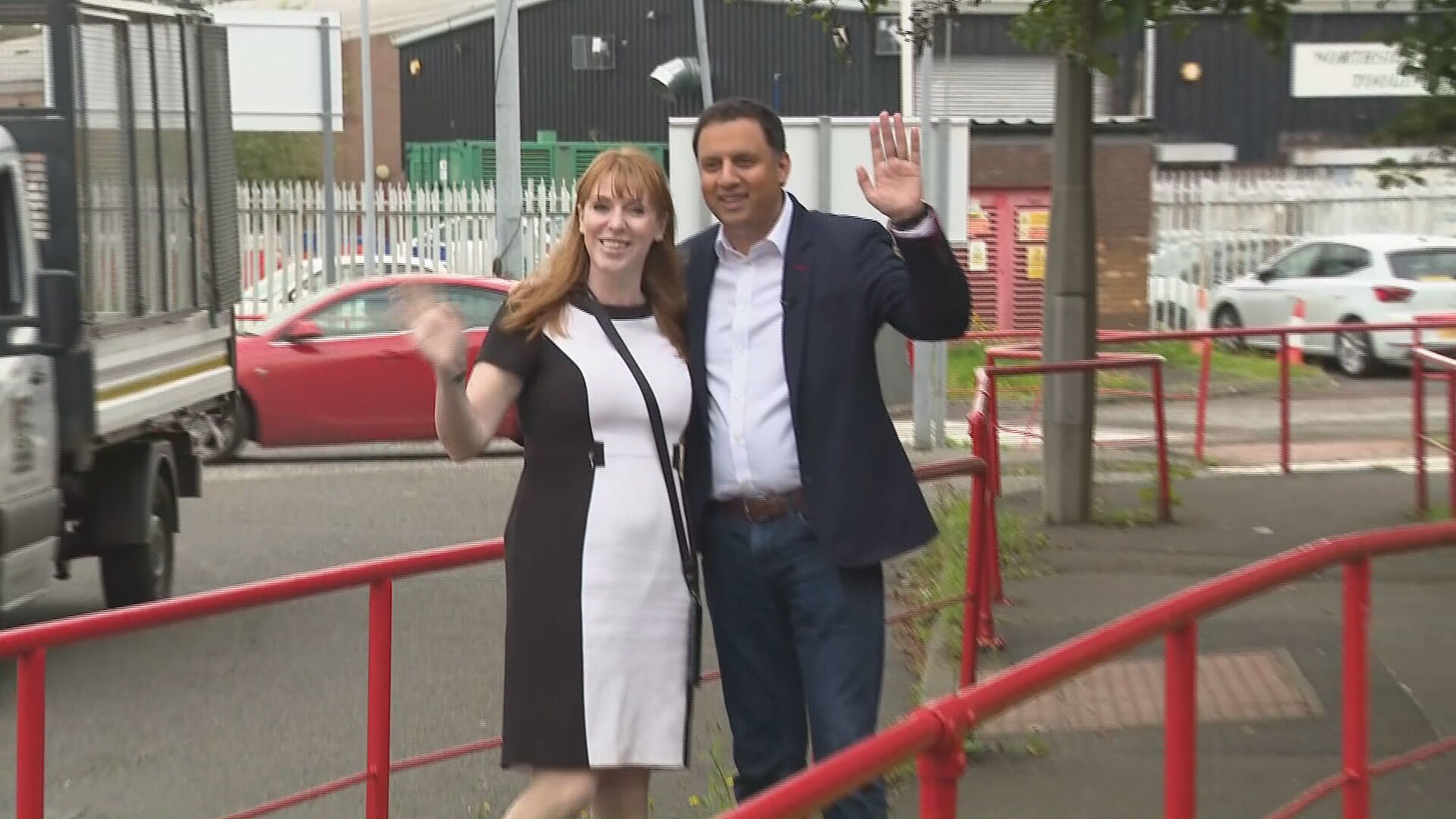 Angela Rayner and Anas Sarwar visited apprentices in Glasgow on Thursday.