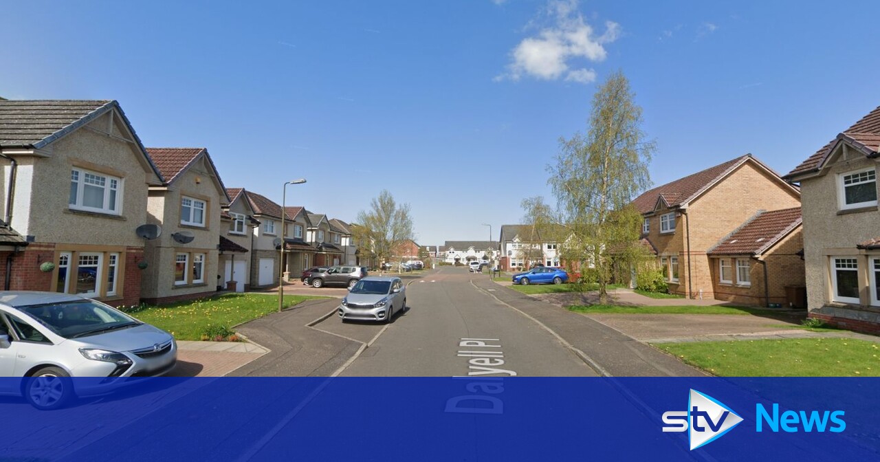 Thief breaks into house before taking keys and stealing car in Armadale ...