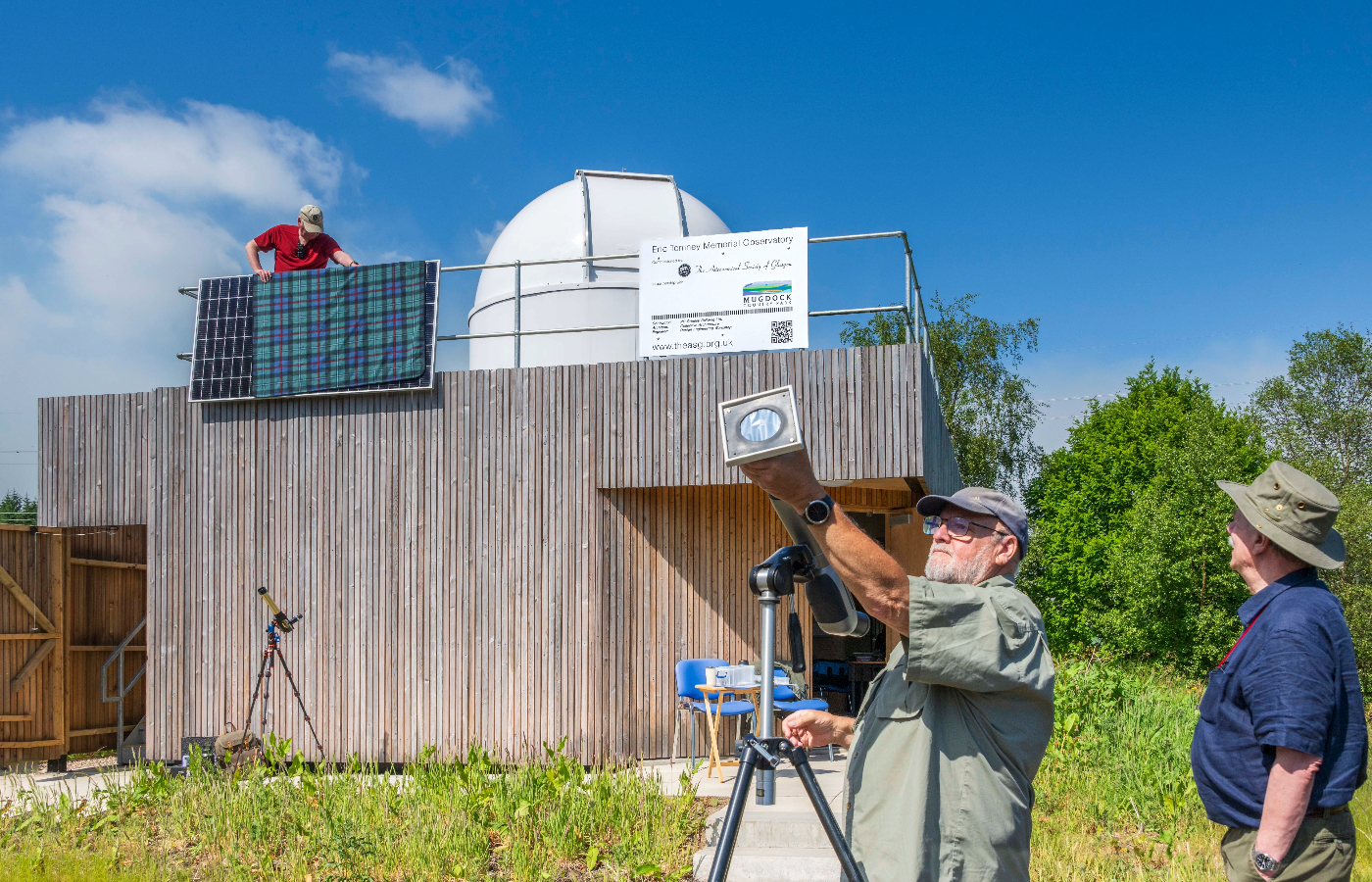 ASG members working at the observatory. 