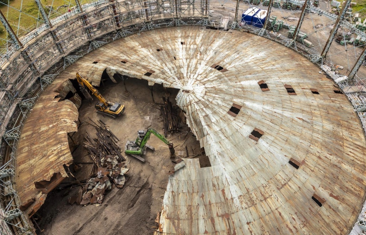 Edinburgh Granton gas holder restoration at ‘high risk’ of going over ...