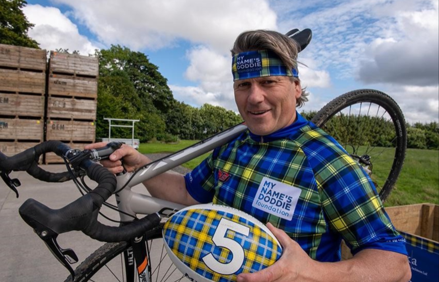  North-east man Duncan Barton is taking part in a 700-mile cycling challenge led by former rugby international Kenny Logan.