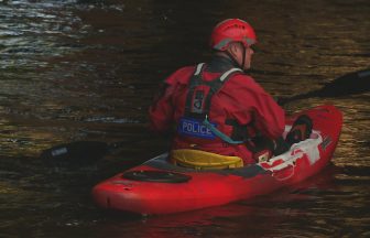 Urgent ongoing search for woman in River Kelvin in Glasgow after man rescued from water
