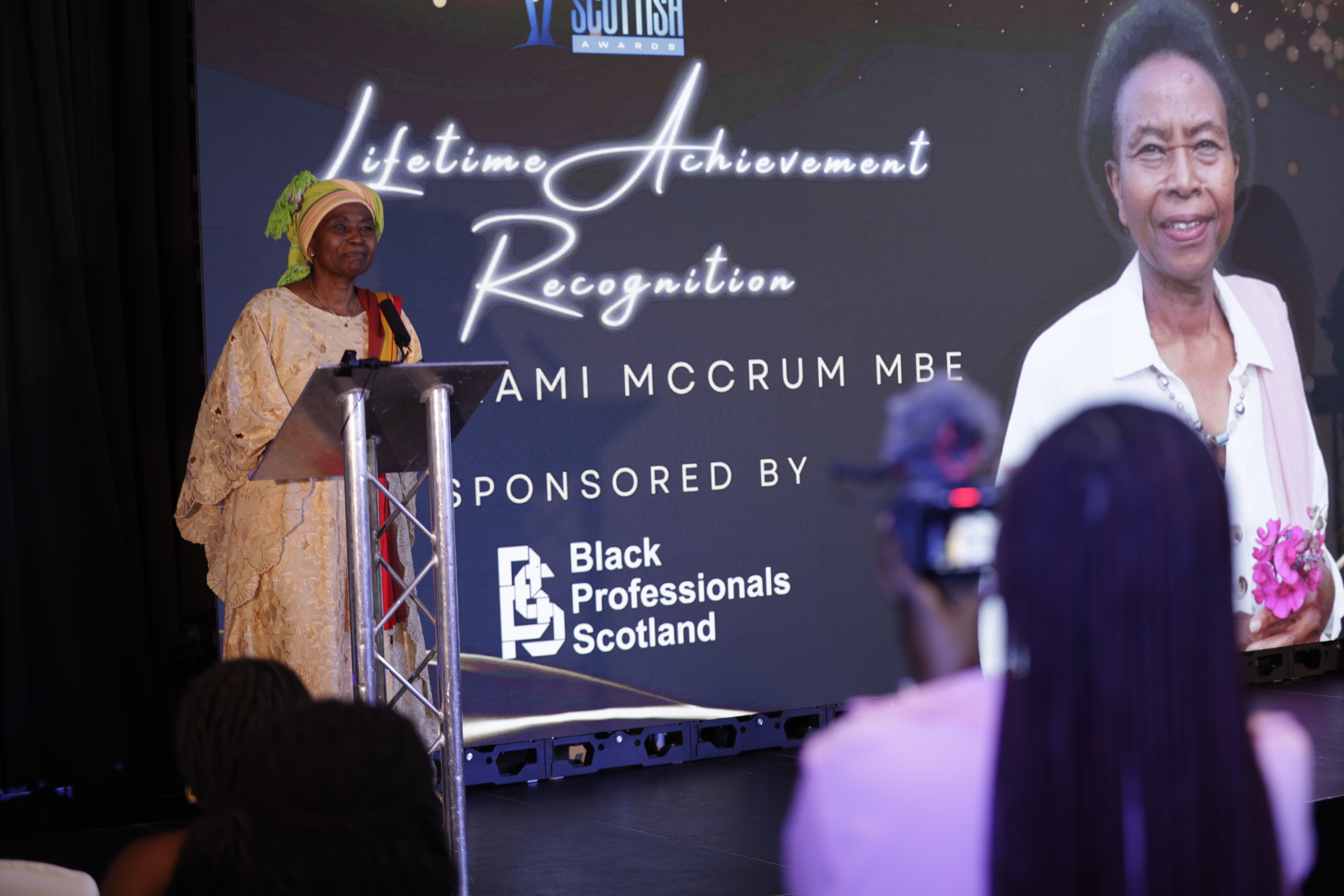 Mukami McCrum MBE accepting her Lifetime Achievement Recognition award