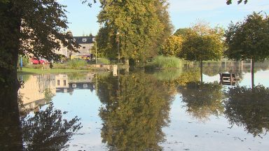 Perth council accused of not acting quickly to close flood gates