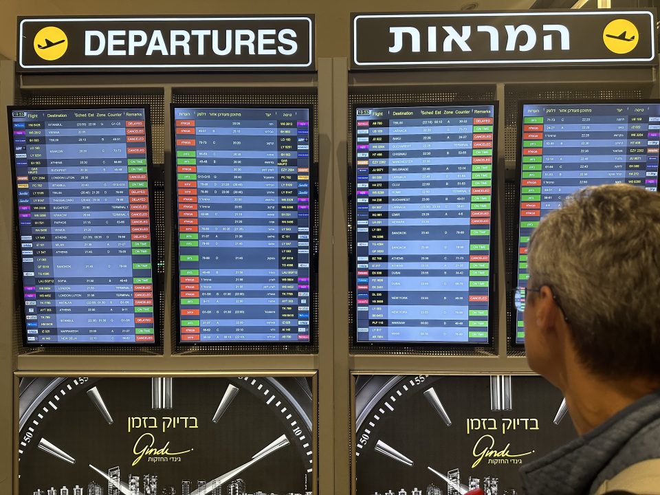 UK Government Israel evacuation flights for British nationals to begin on Thursday