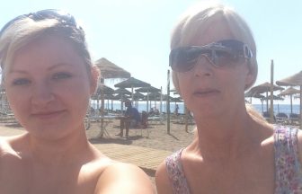Woman who lost mother to lung cancer backs charity call for screening programme