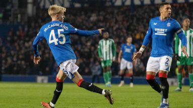 Rangers draw 1-1 with Aris to set up tense Europa League group finale
