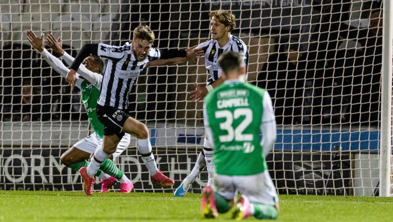 Lewis Jamieson denies Hibernian at the death to secure St Mirren a point