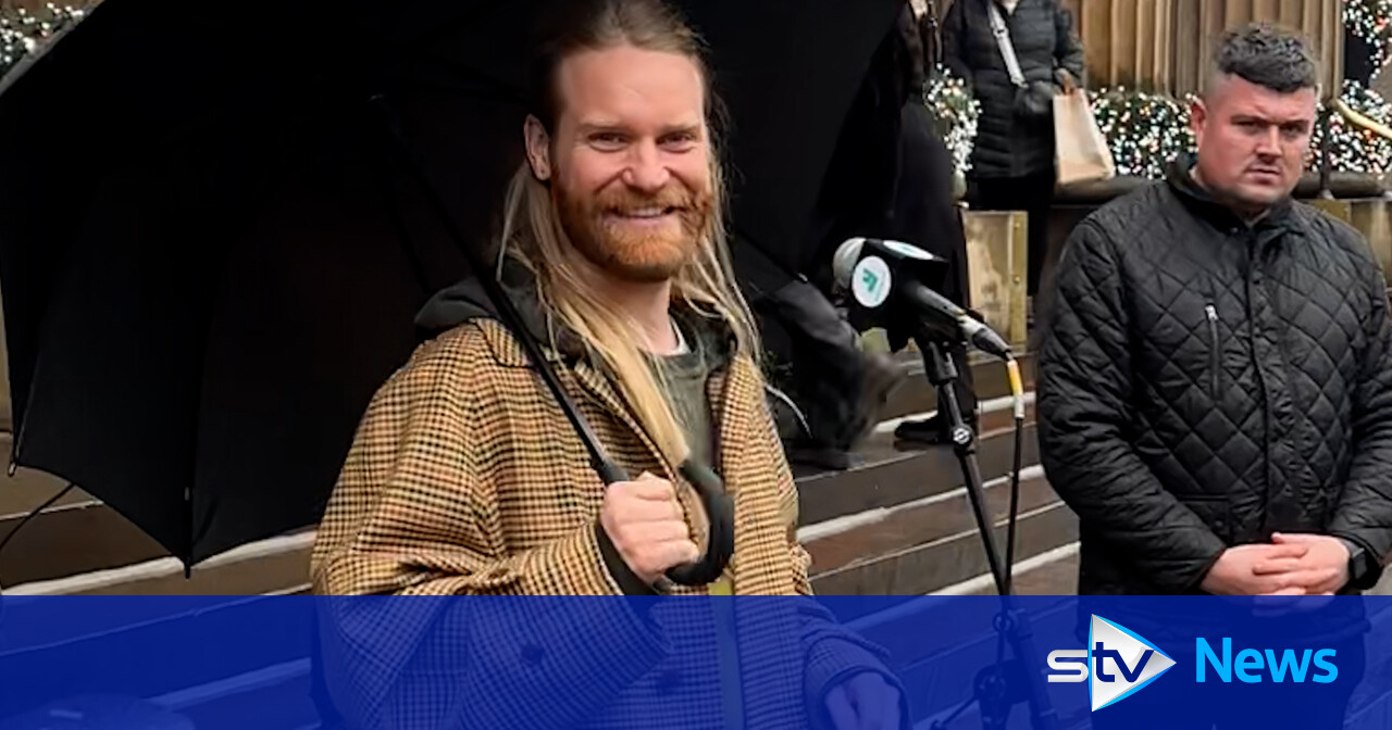 Sam Ryder delights shoppers with surprise festive performance at The Dome in Edinburgh