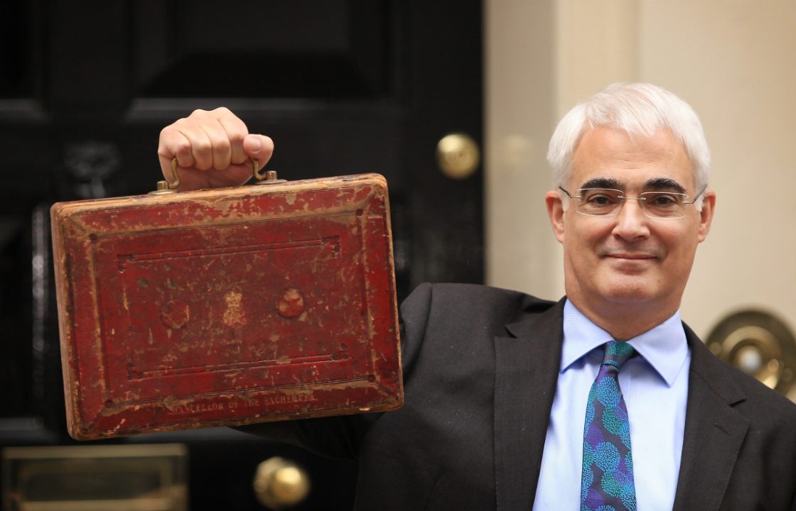 Tributes paid in song, prayer and words to former chancellor Alistair Darling in Edinburgh following death