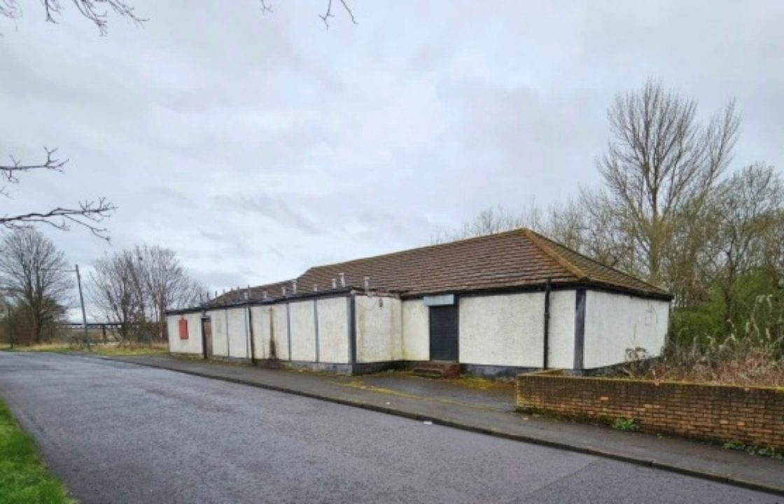 Former Glasgow pub can become community centre despite flooding risk