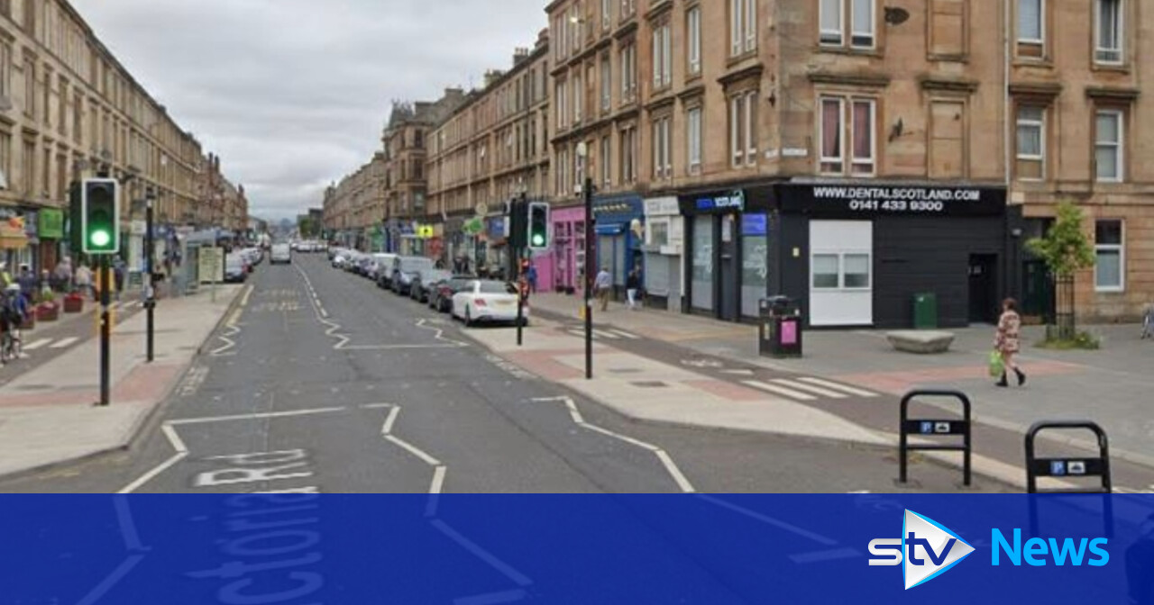 Person taken to hospital after being hit by bus in Glasgow | STV News