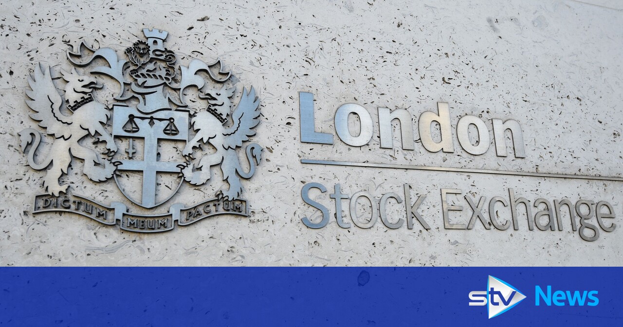 Trading halted in hundreds of firms as London Stock Exchange suffers
