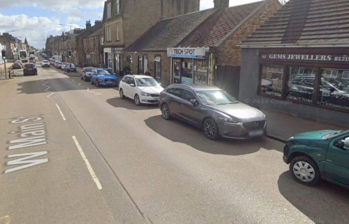 Appeal issued after three-figure sum stolen from high street business in West Lothian