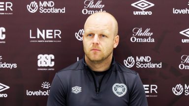 Steven Naismith: Hearts happy to wait until end of window for Scott Fraser loan