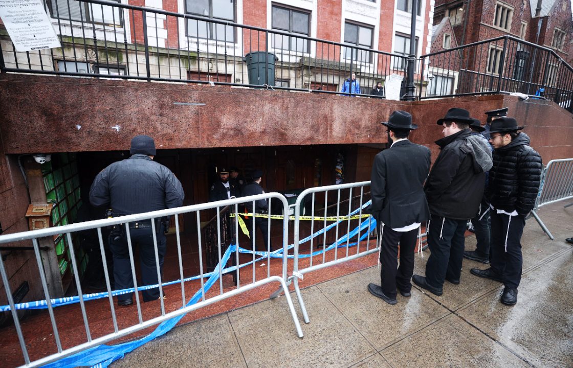 Secret tunnel in US synagogue leads to brawl between police and worshippers