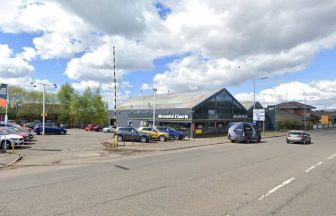 Former car showroom on Glasgow Shields Road could be turned into convenience store