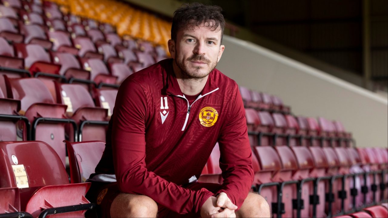 Chats with Liam Kelly and manager Stuart Kettlewell sold Andy Halliday on Motherwell move