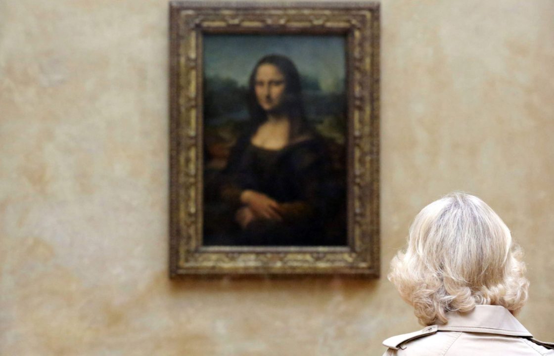 Protesters throw soup on Mona Lisa in Paris