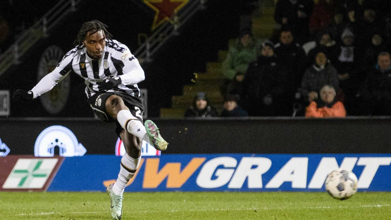 Mikael Mandron and Toyosi Olusanya fire St Mirren to victory over Dundee