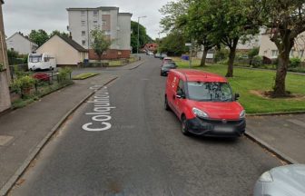 Man left injured following robbery and assault on street 