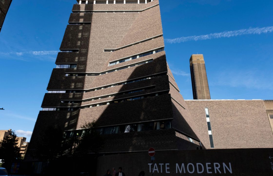 Man dies after falling from Tate Modern gallery in London