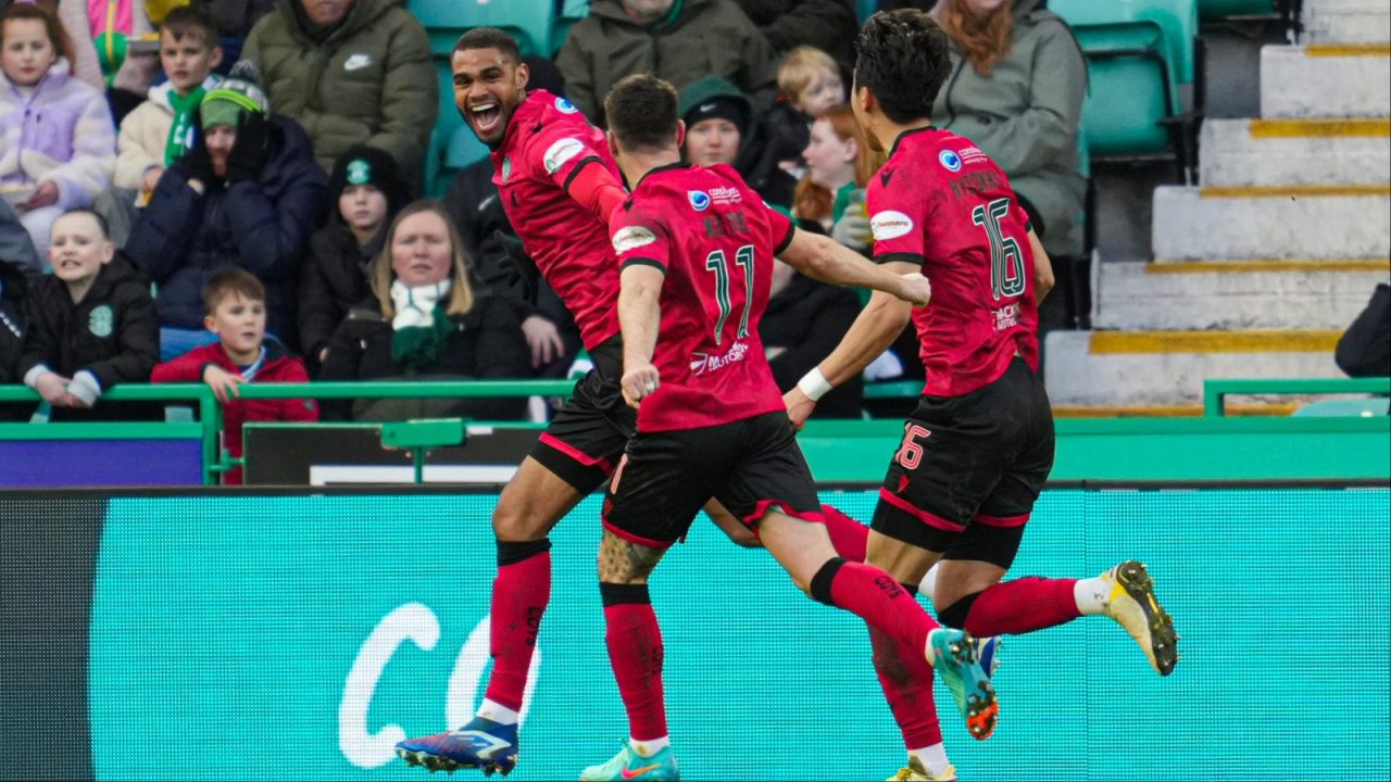 St Mirren ease to three points with victory over Hibs at Easter Road