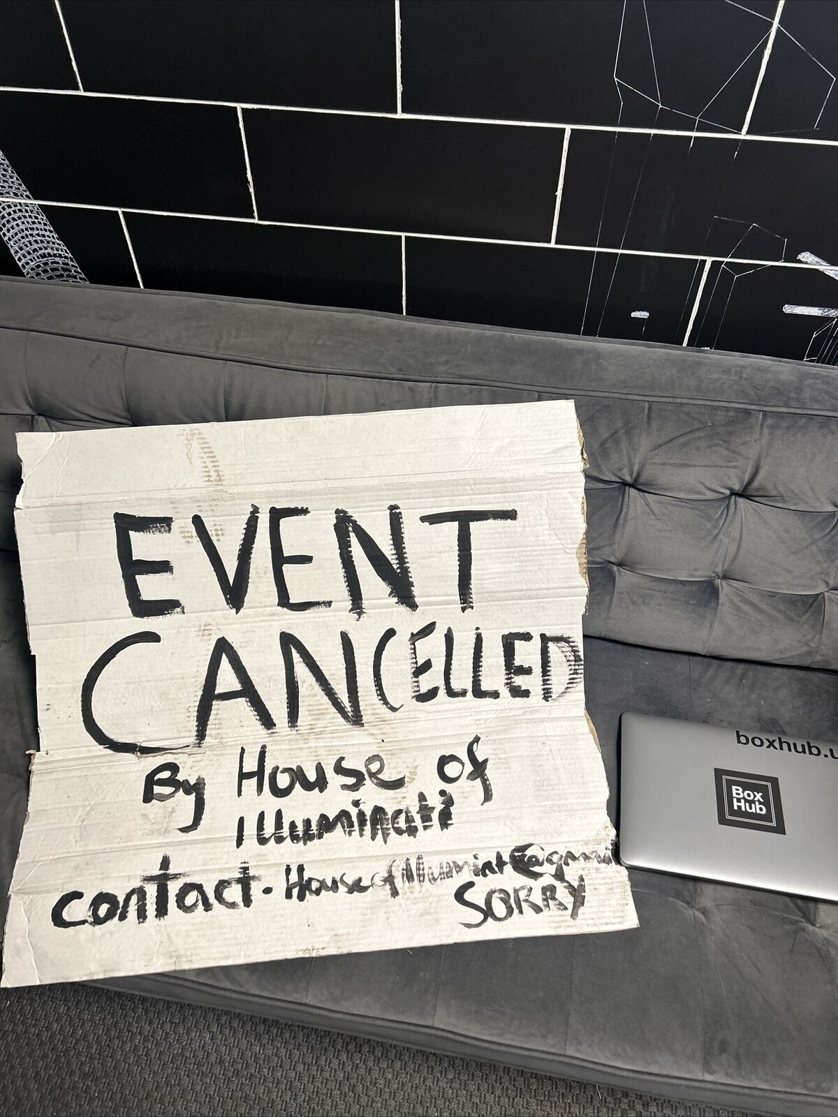 Box Hub say they will donate proceeds from cancelled sign to Glasgow Children's Hospital Charity. Photo: Ebay.