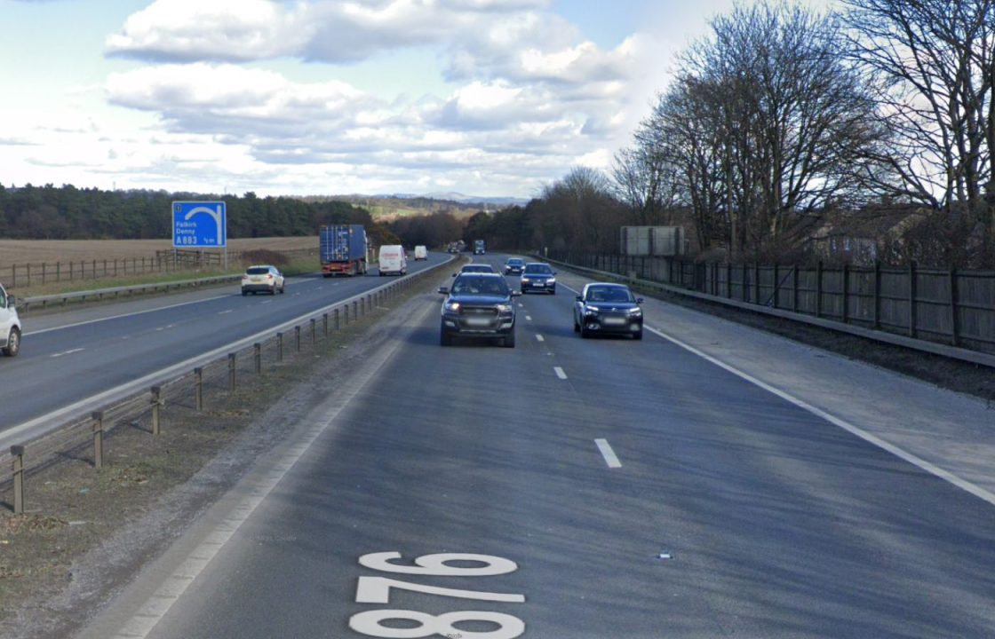 Police search for vehicle spotted driving wrong way on M876 Falkirk