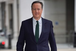 David Cameron backs Ukraine attacks on Russian territory with UK weapons