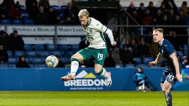Nick Montgomery feels Adam Le Fondre’s return has come at perfect time for Hibs