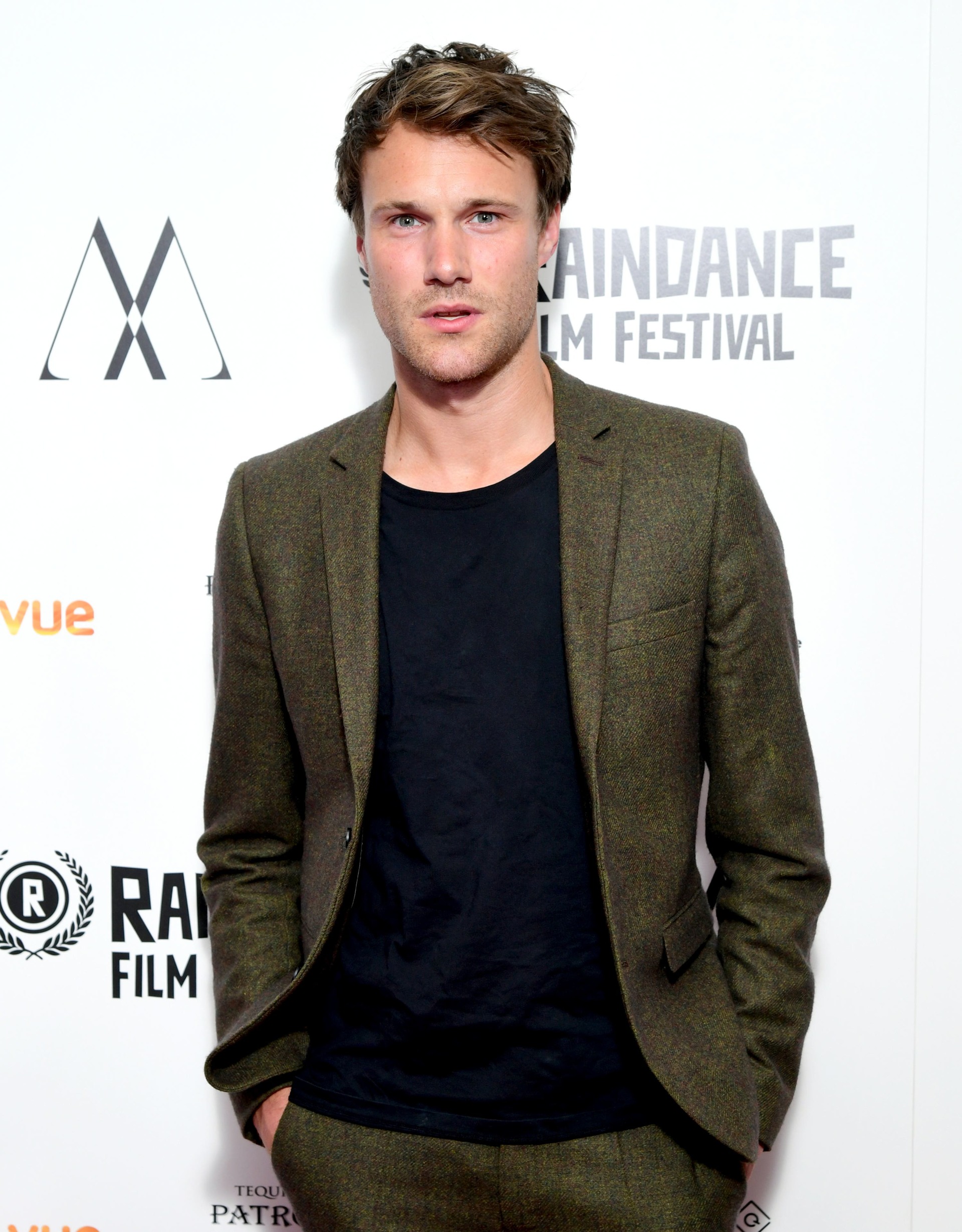 Hugh Skinner will also star in the production.