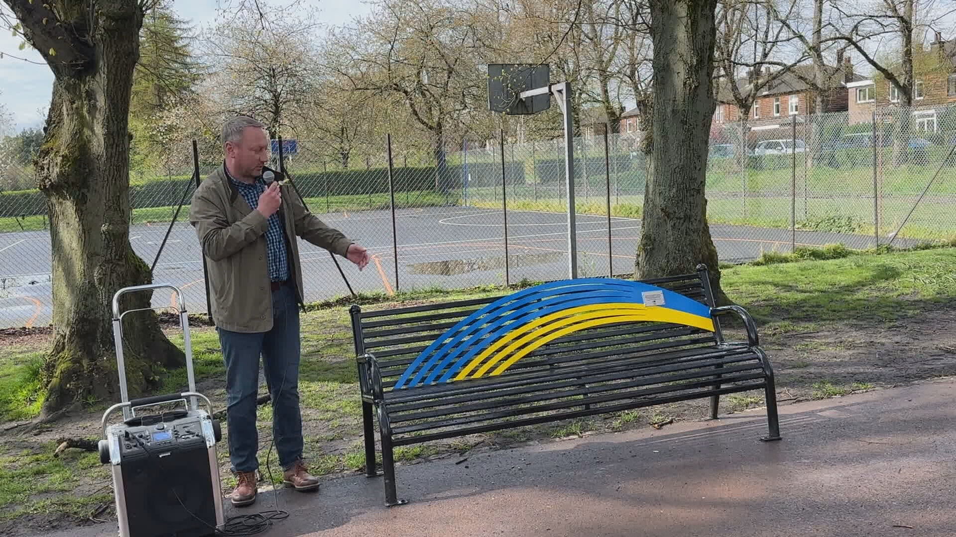 A memorial bench has been unveiled in Glasgow for those affected by the conflict. 