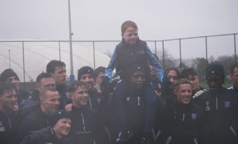 Levi Rennie met Dundee squad on Wednesday.
