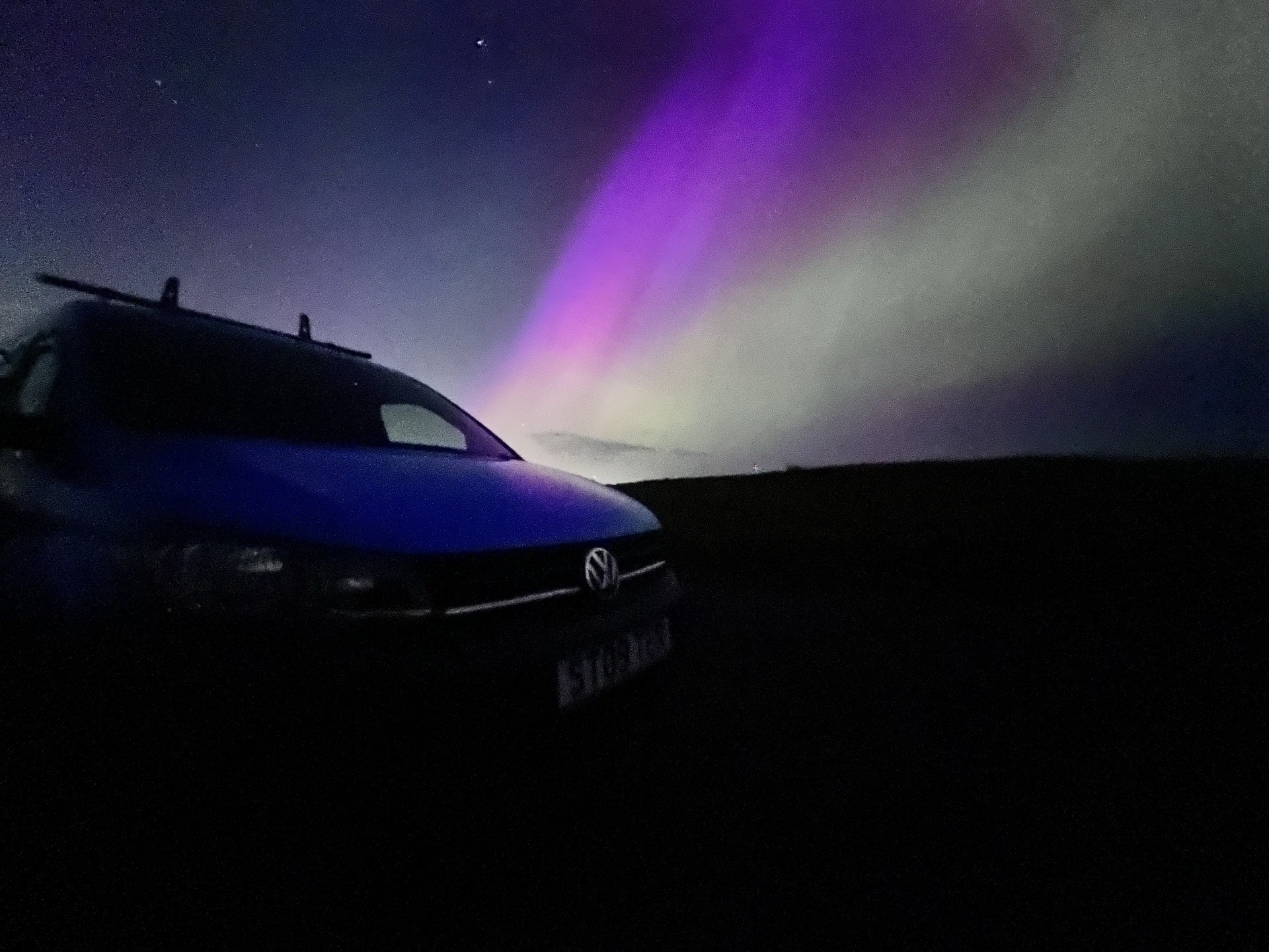 Blue and purple waves of light were seen by STV viewers.